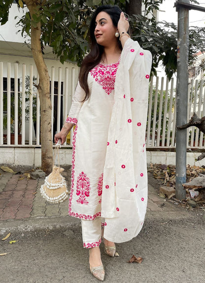 Women’s Kurta Pent Dupatta Set