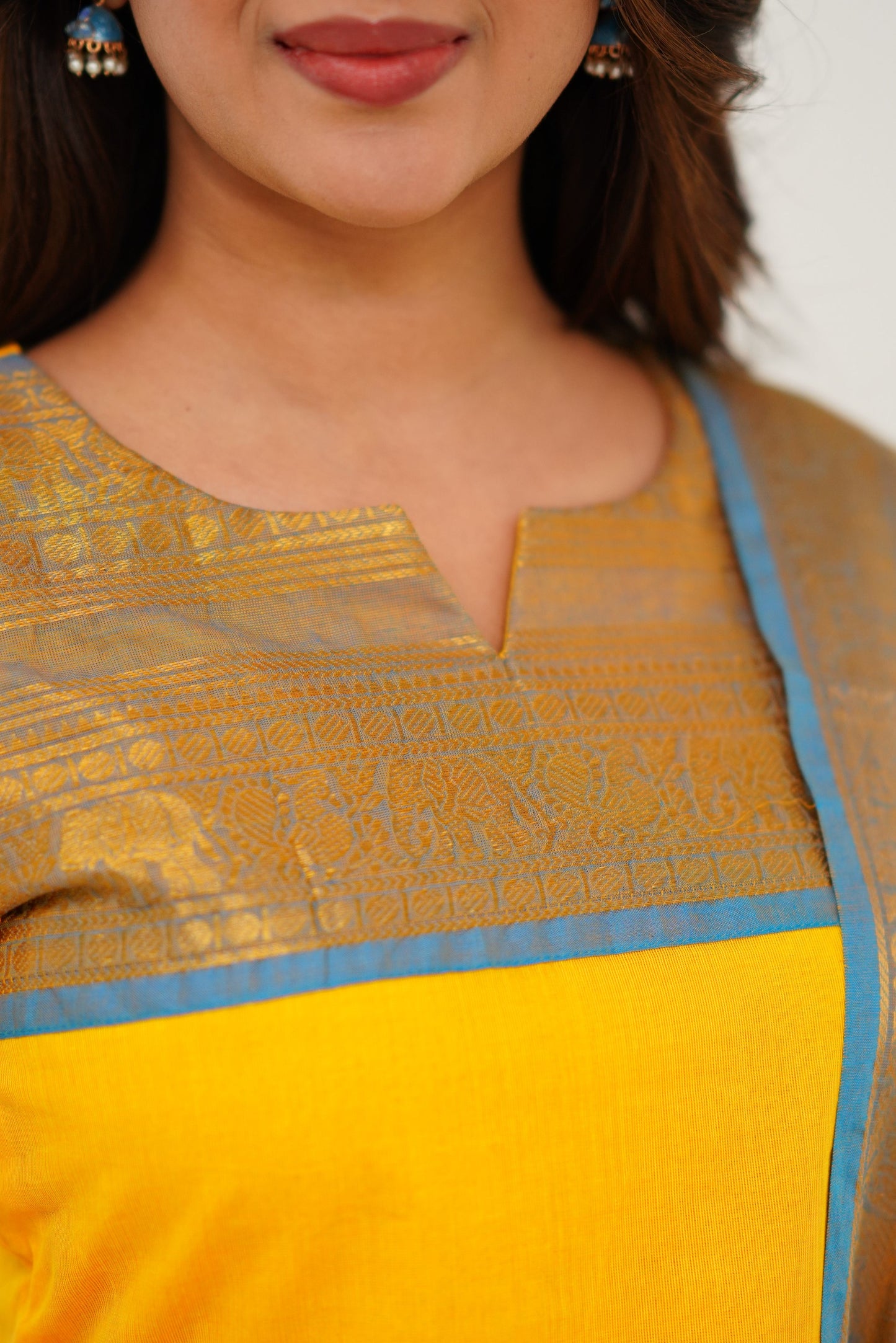 color-yellow