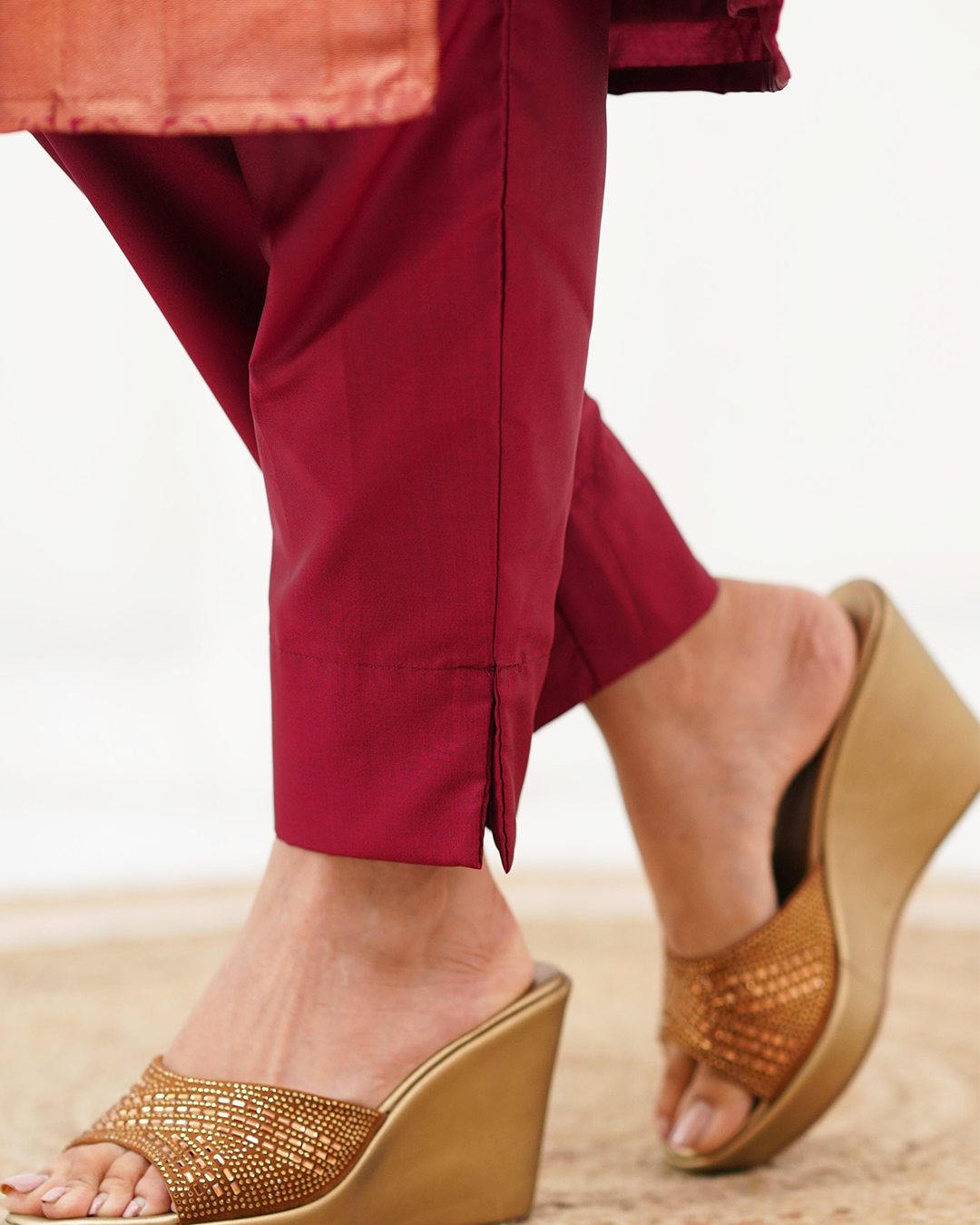 color-maroon